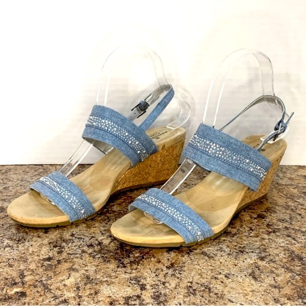 Bandolino Gurleen Chambray Blue & Rhinestone Wedge Sandals Size 8 - Picture 2 of 9